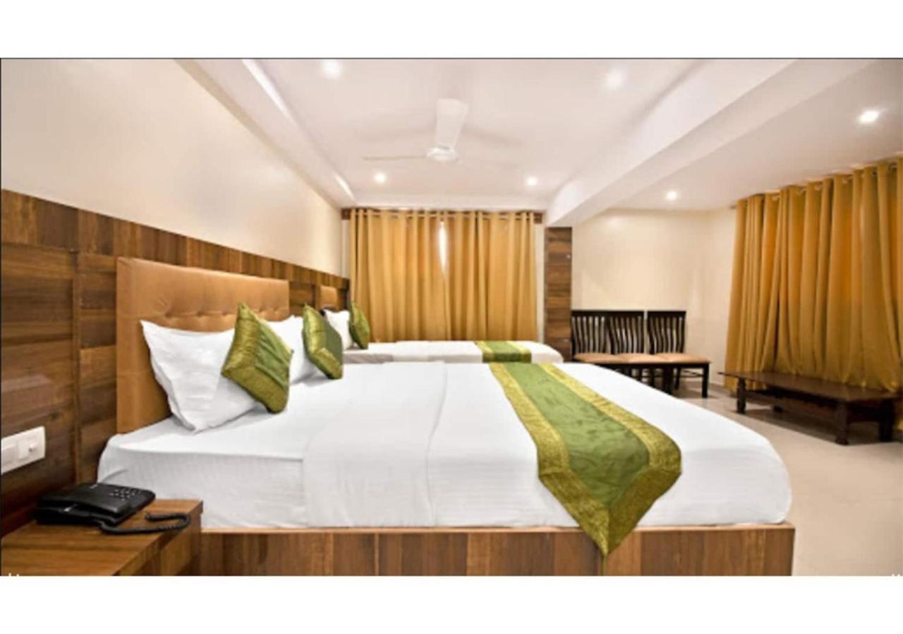 Rk Hotel-Near Grant Road Railway Station Mumbai Exterior foto