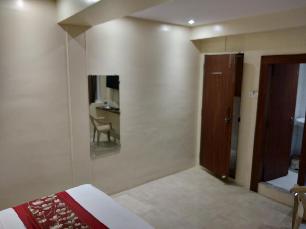 Rk Hotel-Near Grant Road Railway Station Mumbai Exterior foto