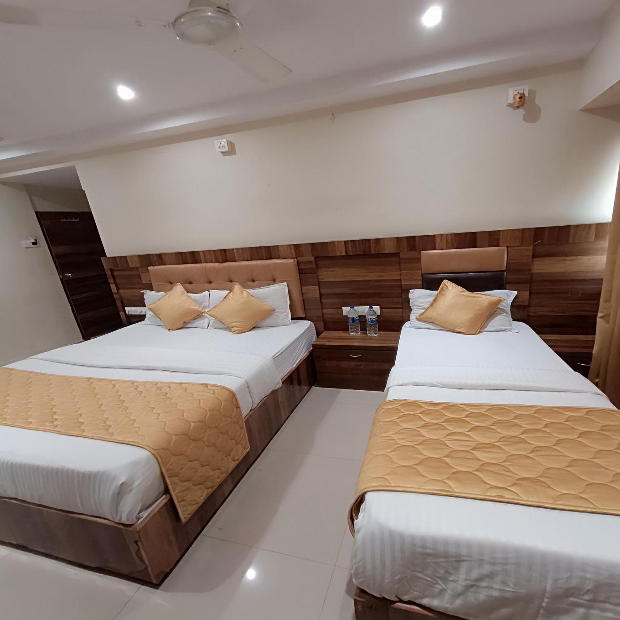 Rk Hotel-Near Grant Road Railway Station Mumbai Exterior foto