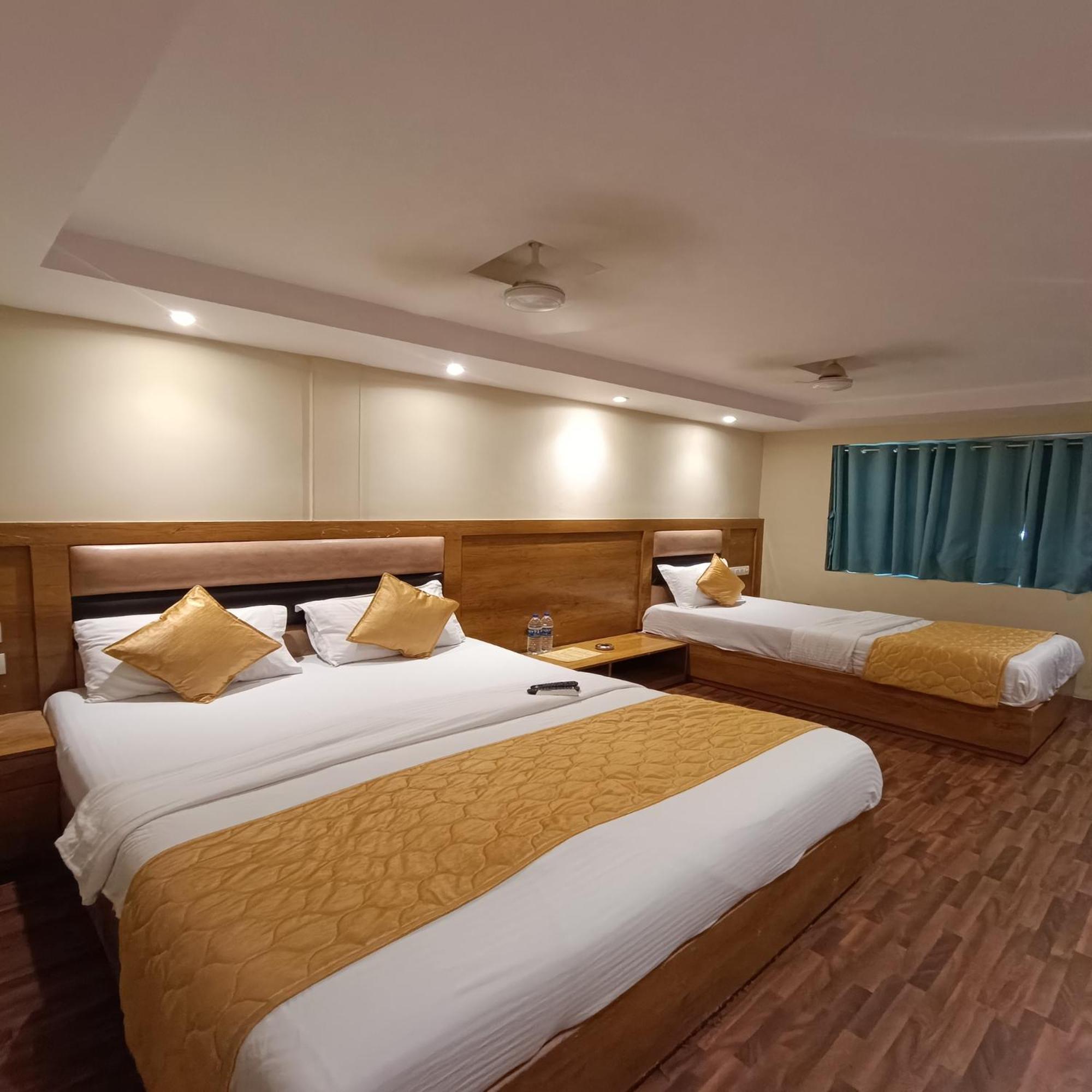 Rk Hotel-Near Grant Road Railway Station Mumbai Exterior foto