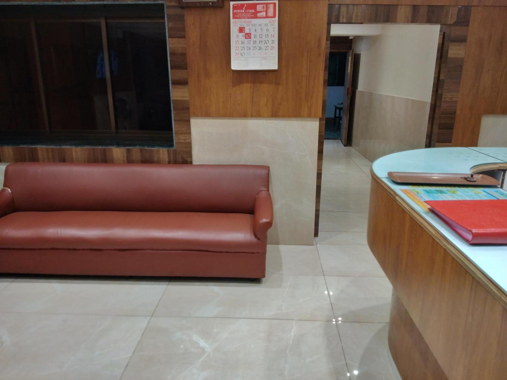 Rk Hotel-Near Grant Road Railway Station Mumbai Exterior foto